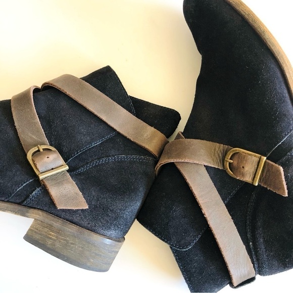 La Scarpa Suede Ankle Booties - Picture 10 of 16